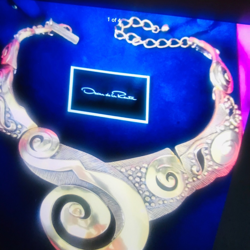OSCAR DE LA RENTA GOLDEN NECKLACE IN ORIGINAL BOXE - Picture 2 of 16
